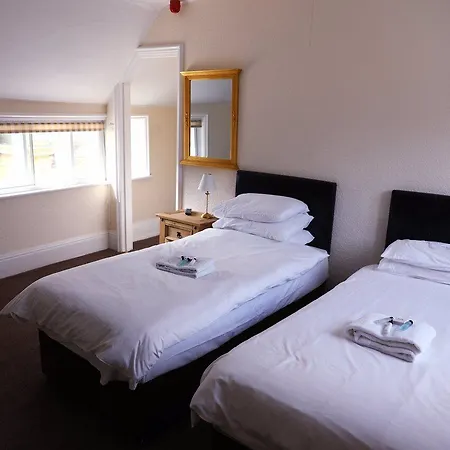 The White Horse 3*